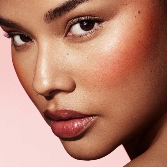 fenty beauty cheeks out blush - Picture 3 of 4